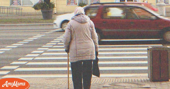 Un adolescent aide une femme âgée aveugle à traverser la route et reçoit un héritage de sa part plus tard – Histoire du jour