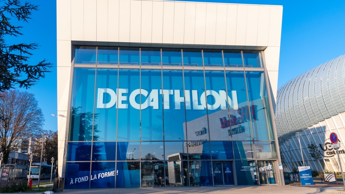 Decathlon : des salariés s’unissent dans les magasins français pour une augmentation