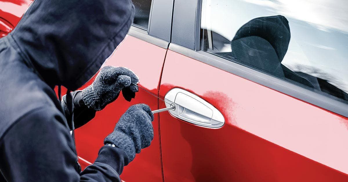 Les voitures peuvent être facilement volées à cause du rétroviseur : cela indique qu’elle est facile d’accès