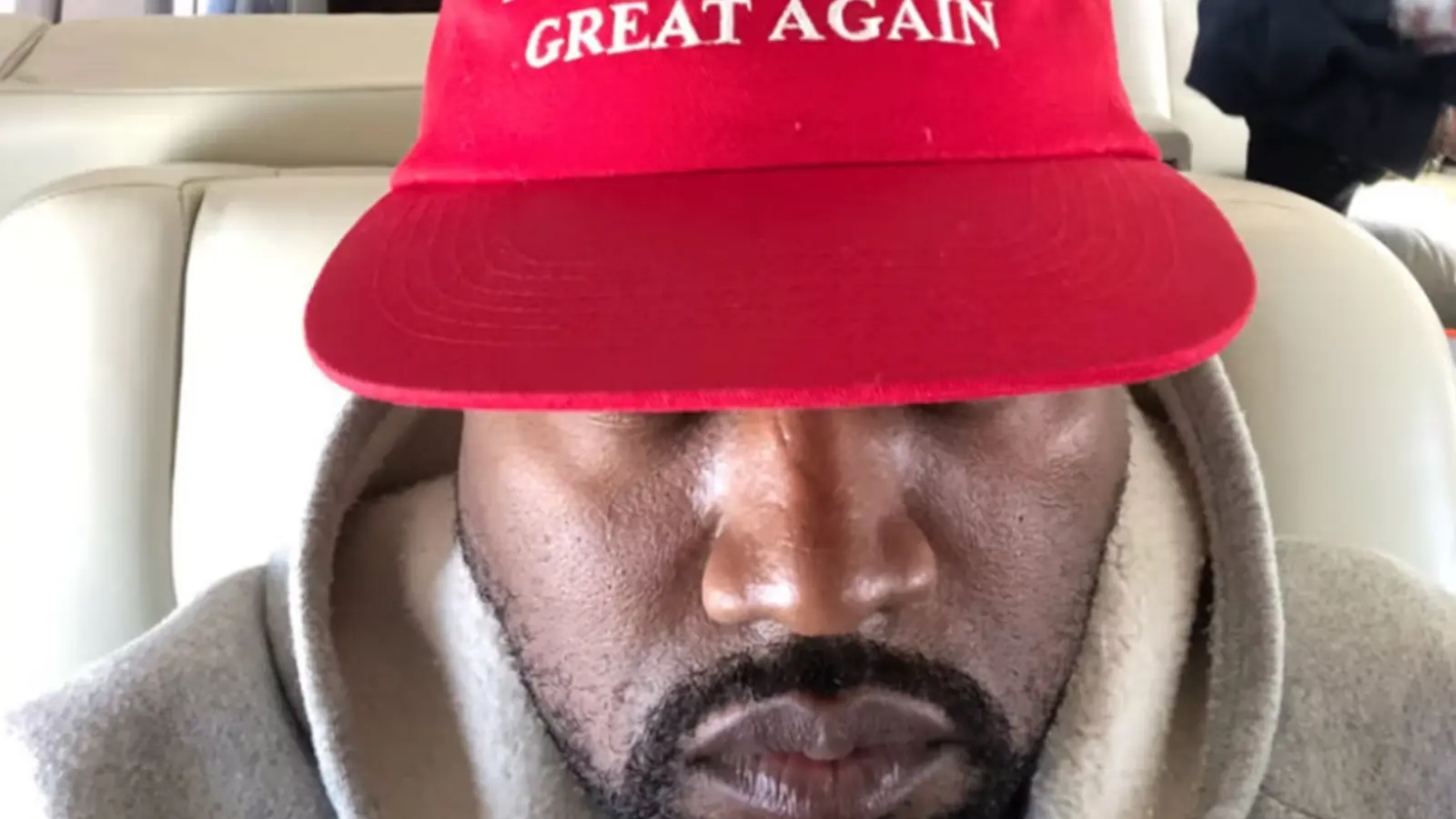Kanye West s'engage à ne plus parler pendant 30 jours.