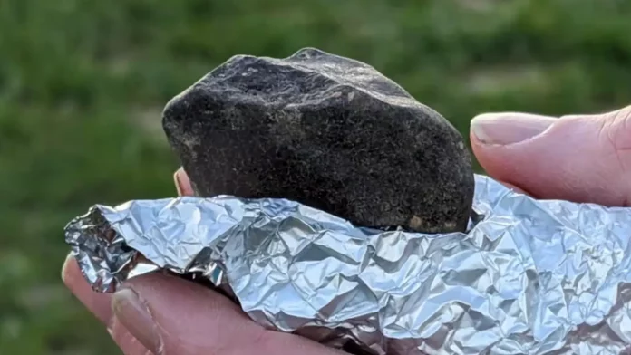 Une femme est frappée par un morceau de météorite pendant qu'elle buvait son café.